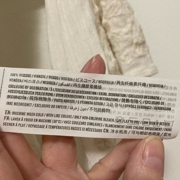 Hollister Off White Embroidered Floral Cropped Bell Sleeve Blouse Top - Picture 3 of 6